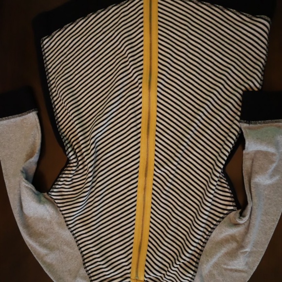 Stylish Top - Picture 3 of 3